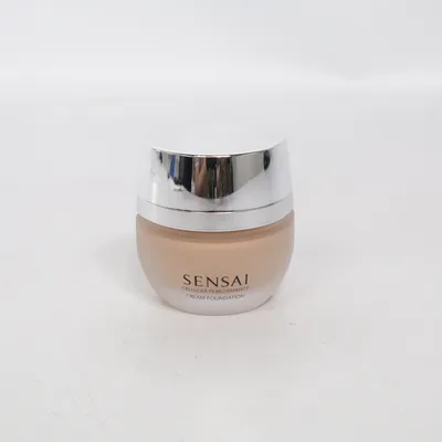 Foundation (Cellular Performance Cream Foundation) fra Sensai