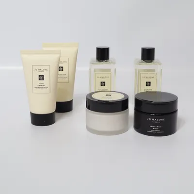Hudvårdsset (ENGLISH PEAR & FREESIA) från Jo Malone