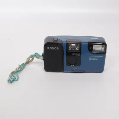 Analoge camera (POP-SUPER AUTO FLASH FOCUS FREE) van Konica