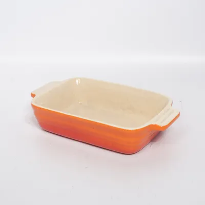 Oven form (Beige, Orange) from Le Creuset