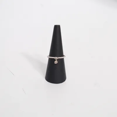 Ring (Silverfärgad) Okänd metall