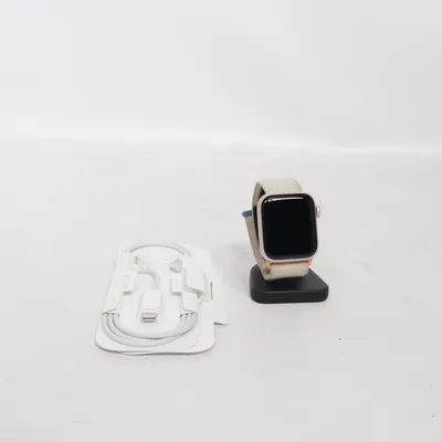Smartwatch (Beige) från Apple