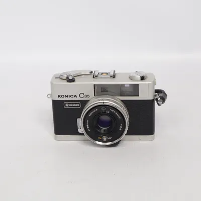 Analog kompaktkamera (C35 Automatic) från Konica