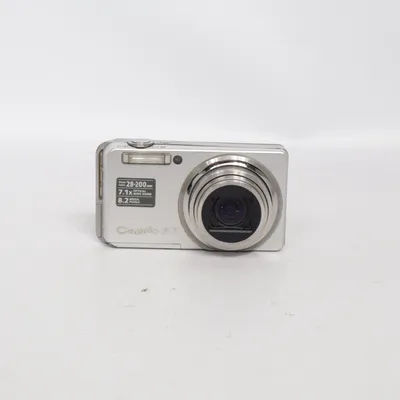 Digital kompaktkamera (Caplio R7) från Ricoh