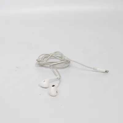 Hörlurar (EarPods) från Apple