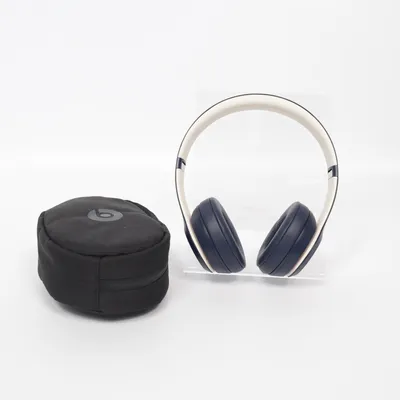 Headphones (Solo3) from Beats
