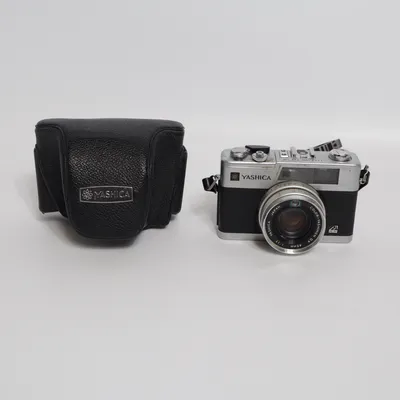 Analog kompaktkamera (Electro 35 GX) från Yashica