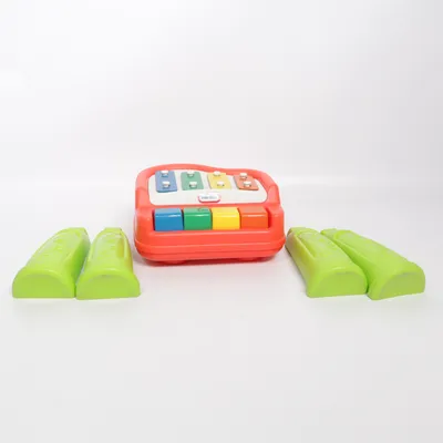 Leksaksinstrument (Röd, Blå, Grön, Gul, Orange) från Little Tikes