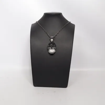 Halsband (Svart) Okänd metall