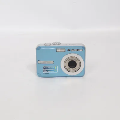 Digital compact camera (S860) from Samsung