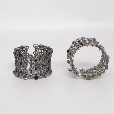 Armring (Svart) Okänd metall