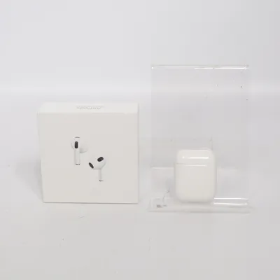 Hörlurar (AirPods) från Apple