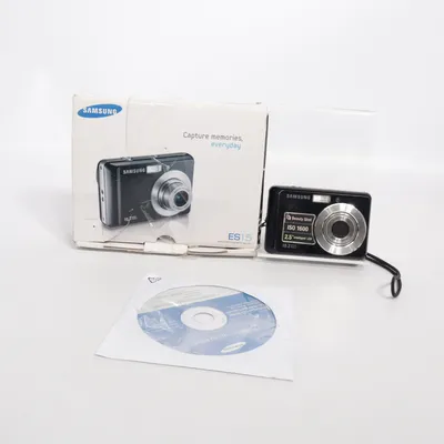Digital compact camera (ES15) from Samsung