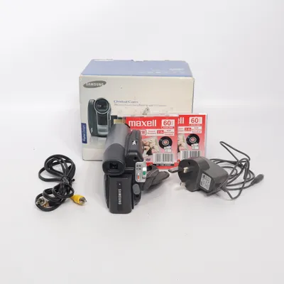 Video camera (VP-DC171W) from Samsung