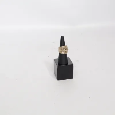 Ring (Guldfärgad) från Dyrberg/Kern Okänd metall
