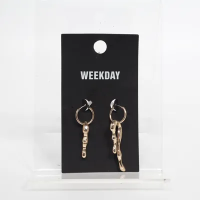 Örhängen (Guldfärgad) från Weekday Okänd metall