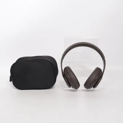 Hörlurar (Studio Pro) från Beats