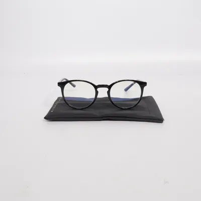 Glasses (DAY JOB) from Quay Australia