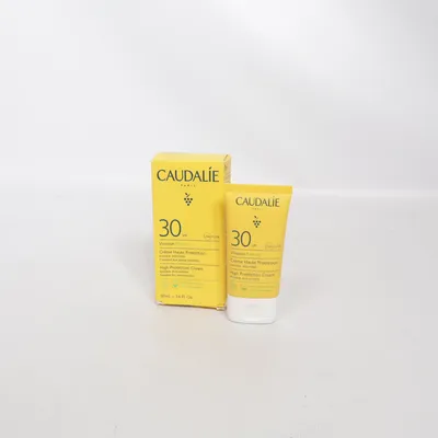 Crème solaire (Vinosun Protect) de Caudalie
