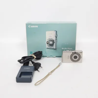Digital compact camera (Digital Ixus 50) from Canon