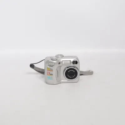 Digital compact camera (Coolpix 2100) from Nikon