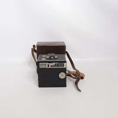 Analog kompaktkamera (Six-20 Brownie) från Kodak