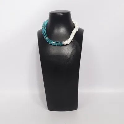 Halsband (Blå, Vit) från Popi Okänd metall