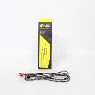 Aux-kabel från Aux