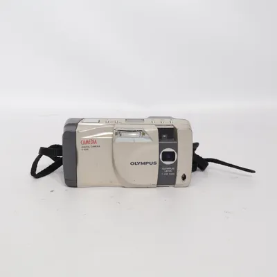 Digital kompaktkamera (C-820L) från Olympus