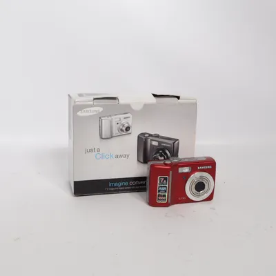 Digital compact camera (S730) from Samsung