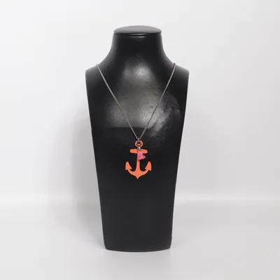 Halsband (Anker ⚓️ ) från Berlin Okänd metall