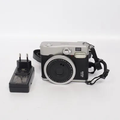 Digital kompaktkamera (Instax Mini 90) från Fujifilm