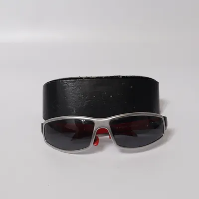 Solglasögon (Silverfärgad, Röd) från Ferrari