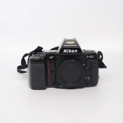 Analog systemkamera (F-801) från Nikon