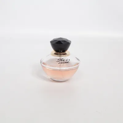 Eau de Parfum (She Is Mine) från La Rive