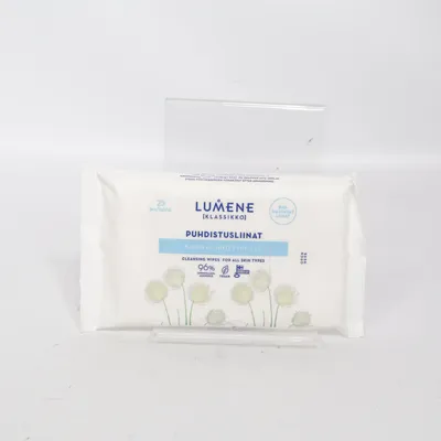 Cosmetic wipes (Klassikko) from Lumene