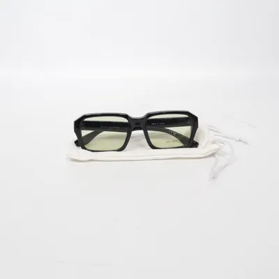 Solglasögon (Svart) från NA-KD