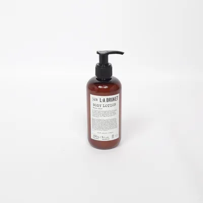 Body lotion (328 Beach Rose) from L.A. Bruket