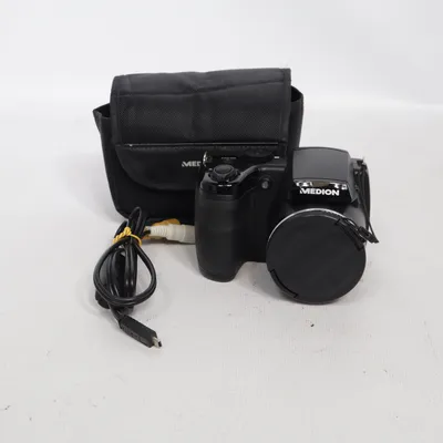 Digital kompaktkamera (MD 86888 -4.5-94.5mm 1:3.1-5.8) från Medion