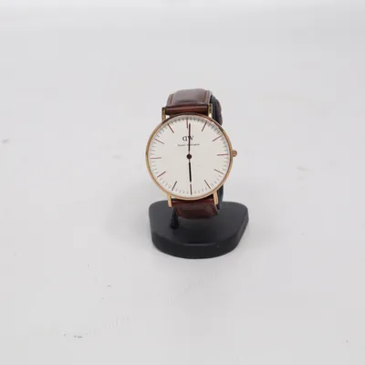 Armbanduhr (Braun, Weiß, Gold) von Daniel Wellington