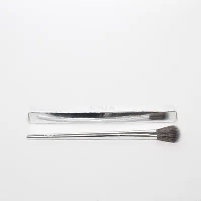 Makeup børste (Detailed Highlighter Brush F23) fra Caia Cosmetics
