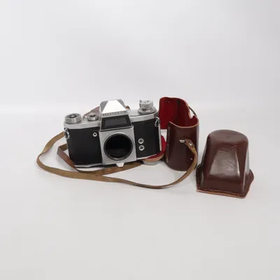 Analog systemkamera (IV FB) från Praktica