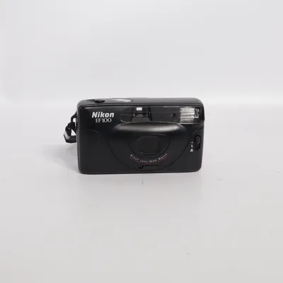 Analog kompaktkamera (EF100) från Nikon