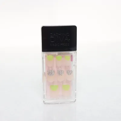 Press on nails (Beige, Green, Silver) from Dashing Diva