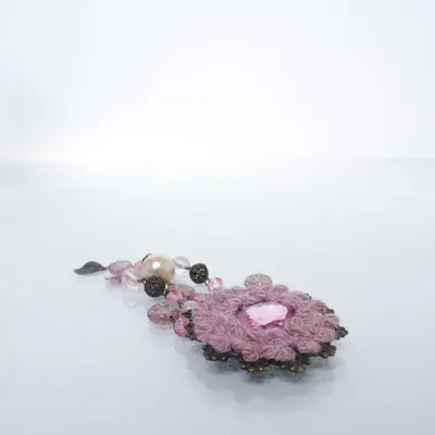 Broche (Roze, Meerkleurig) Onbekend materiaal