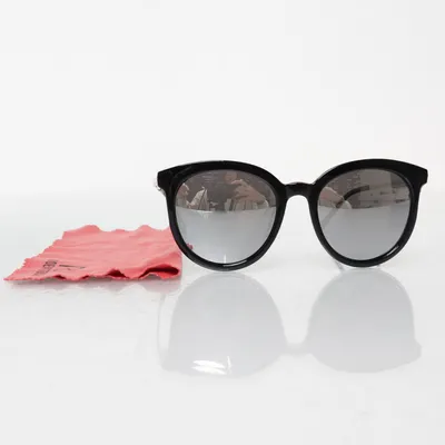 Sunglasses (Black)
