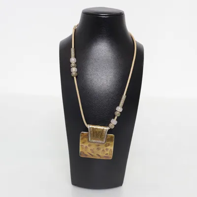 Ketting (Beige, Geel) Onbekend materiaal