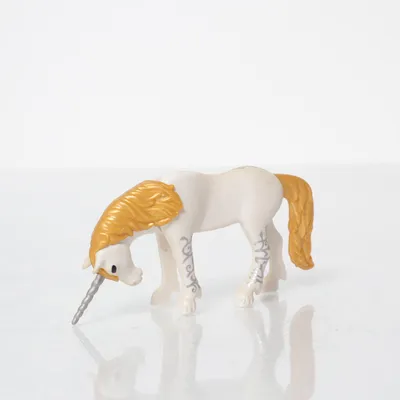 Toy figurine (White, Gold) from Playmobil
