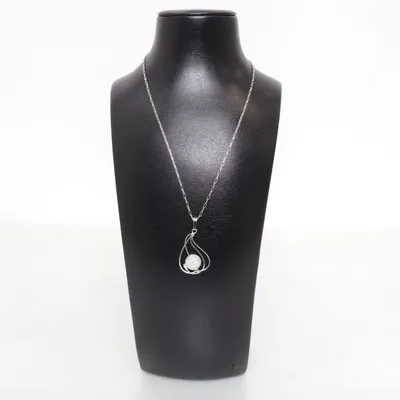 Halsband (Silverfärgad, Vit) Okänd metall