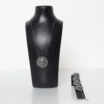 Smyckesset (Grå, Silverfärgad) från Pilgrim Okänd metall